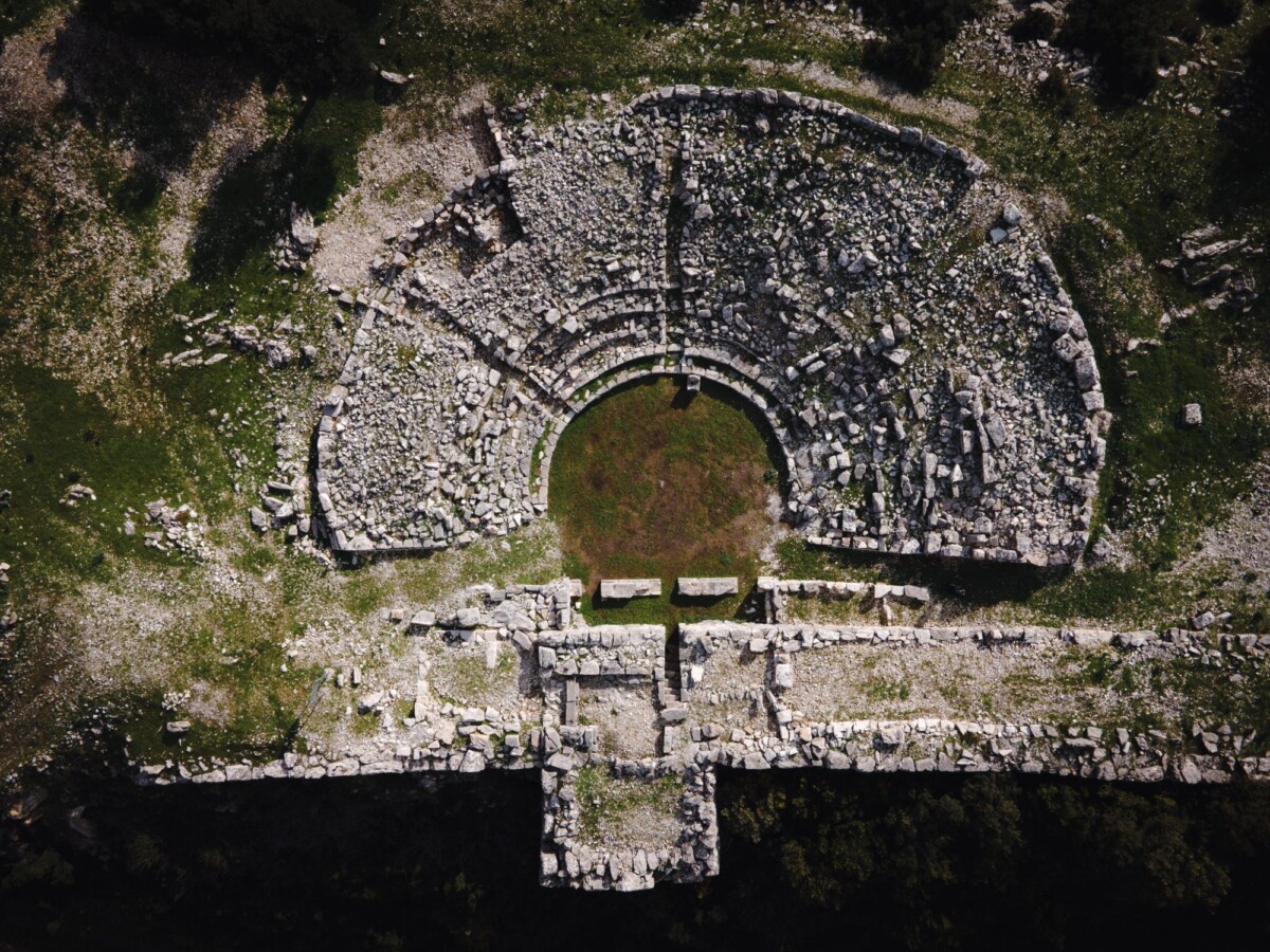ΑΠΟΚΑΤΑΣΤΑΣΗ ΤΟΥ ΑΡΧΑΙΟΥ ΘΕΑΤΡΟΥ ΠΛΑΤΙΑΝΑΣ 2