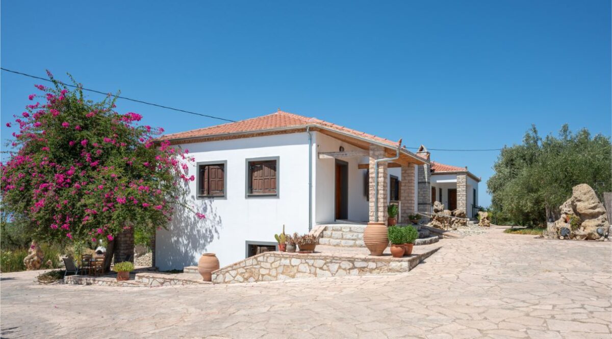 ΕΝΟΙΚΙΑΖΟΜΕΝΕΣ ΤΟΥΡΙΣΤΙΚΕΣ ΚΑΤΟΙΚΙΕΣ ΣΤΟΝ ΑΓΙΟ ΗΛΙΑ